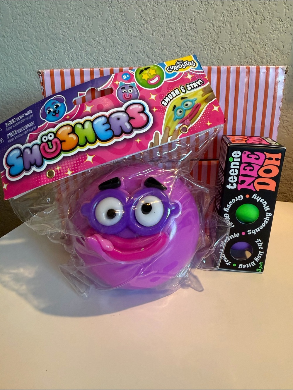 🟪“Usher Smushers” Face Toy - Purple & Pink Accents!!  NeeDoh “Teenie Grovy Glob”